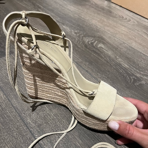 Michael Kors Collection Wedge , tie up ankle - Picture 2 of 3